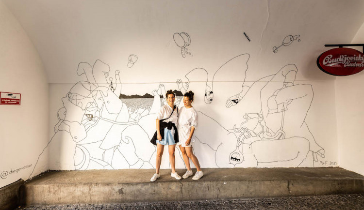 Pandemie jako motiv malby. Podloubí v centru Olomouce zdobí murál německých umělkyň