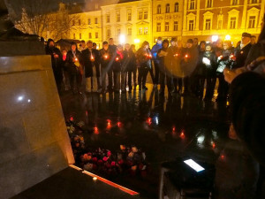 Olomoucký kraj si dnes na řadě míst připomene Sametovou revoluci