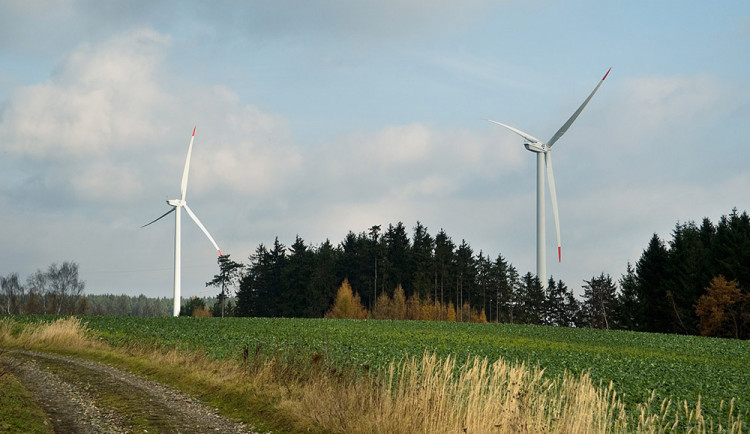 Větrné elektrárny u Jívové získaly povolení v souladu se zákonem, tvrdí krajský úřad