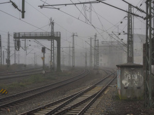 Neznámý zloděj ukradl na trati u Přerova téměř dva kilometry kabelů