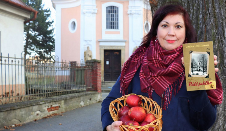 Spisovatelka Lenka Chalupová vydává knihu Páté jablko, odehrává se v Předmostí