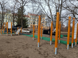 Město Olomouc již na letošní sezónu připravuje dětská hřiště. Jaro je tady