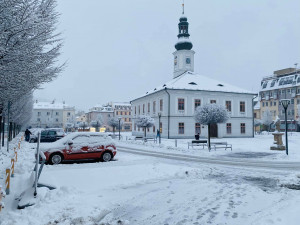 FOTOGALERIE: Do Jeseníku a Zábřehu se vrátila zima. Napadlo až patnáct centimetrů sněhu