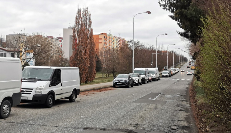Olomouc analyzuje noční parkování dodávek. Zjišťuje i lokality pro možné rozšíření zákazu