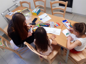 Dětem z Ukrajiny pomáhá Pokreslený sešit. Vytvořila ho olomoucká pedagogická fakulta