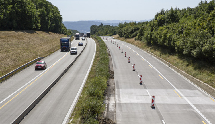 D35 mezi Olomoucí a Lipníkem prošla rekonstrukcí. Uzavírku protáhne výměna datových kabelů