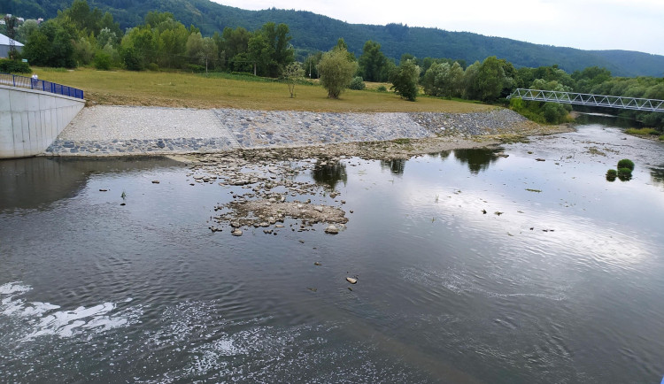 Šetřete s vodou, je sucho, vyzývají úřady. V části Olomouckého kraje je vysoké riziko požárů