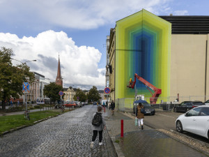 FOTOGALERIE: V Olomouci září nové muraly. Budovu divadla ozvláštnilo optické umění