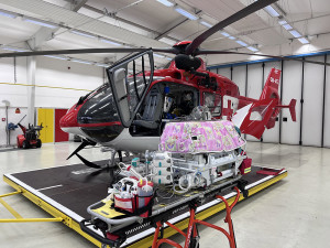 Pro záchranu nejmenších: olomoucký vrtulník může vzlétnout se speciálním inkubátorem