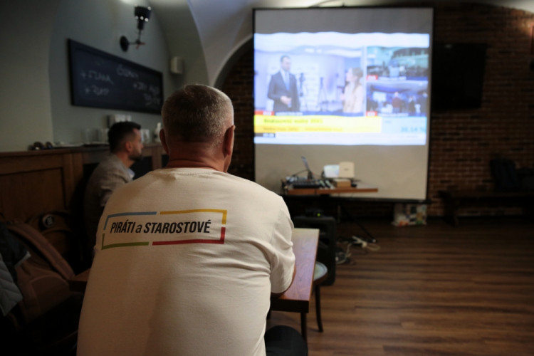 VOLBY 2021: Volební štáby koalice SPOLU a Piráti a Starostové v Olomouci