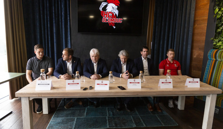 FOTOGALERIE: Hokejisté Olomouce rozdávali autogramy před novou sezonou